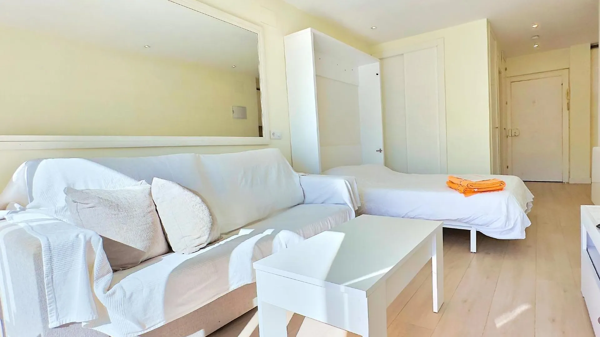 Great Studio On The Beachfront In The Center Of Marbella