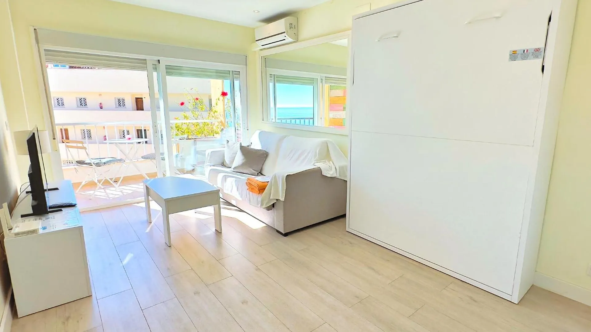 Apartment Great Studio On The Beachfront In The Center Of Marbella