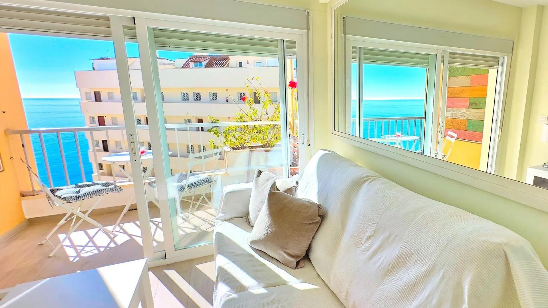 Apartment Great Studio On The Beachfront In The Center Of Marbella