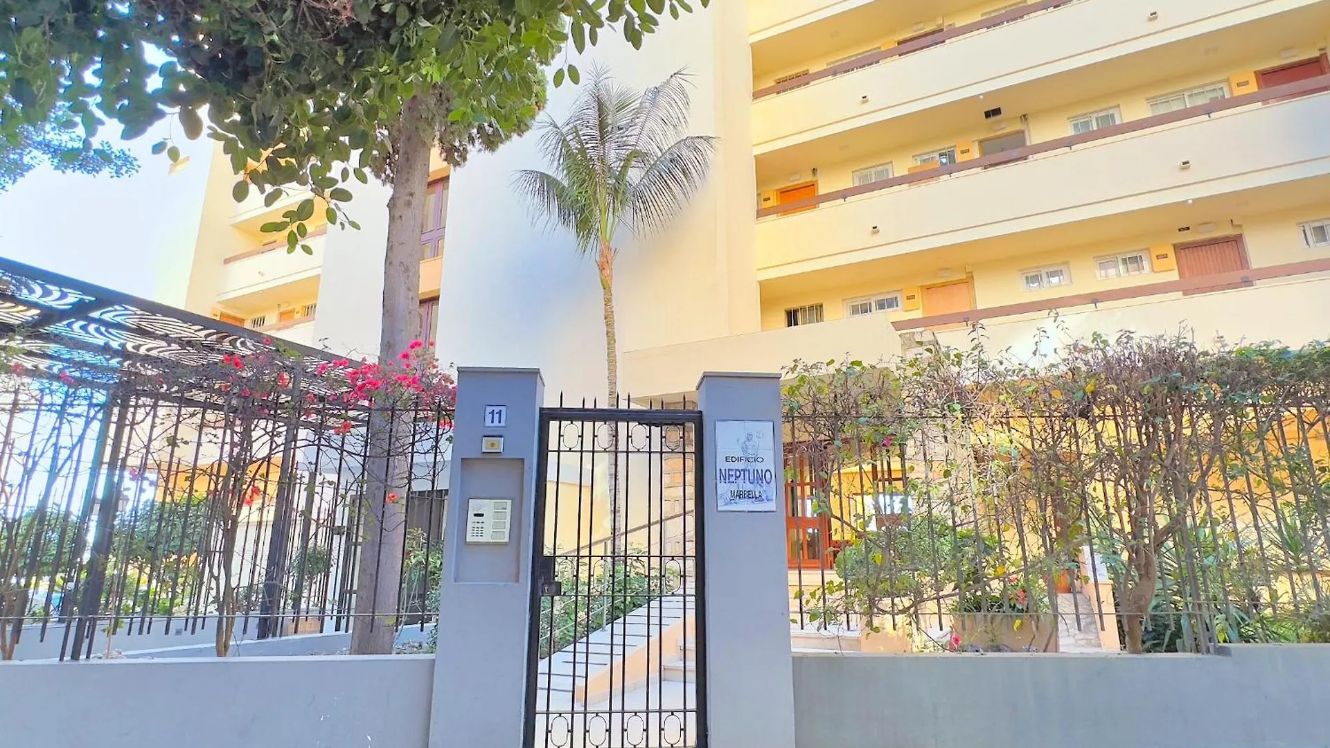 Apartment Great Studio On The Beachfront In The Center Of Marbella
